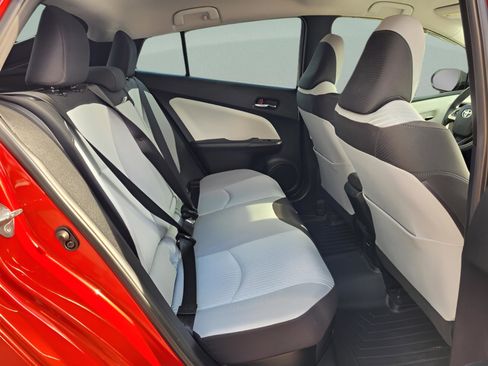 Used 2016 Toyota Prius Two image 13