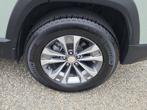Used 2026 Chevrolet Equinox LT w/ Convenience Package II AWD/4WD image 8