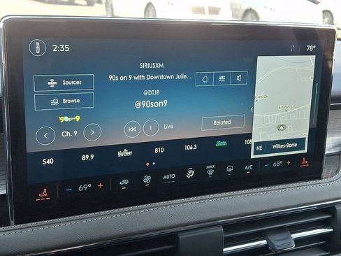 Certified 2023 Lincoln Corsair AWD image 19