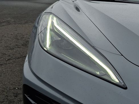 Used 2025 Chevrolet Corvette Stingray Premium Conv w/ Z51 Performance Package RWD image 9
