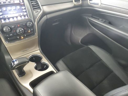 Used 2015 Jeep Grand Cherokee Altitude image 15