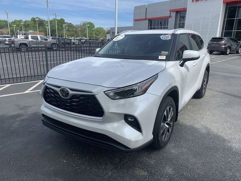 Certified 2026 Toyota Highlander XLE image 4