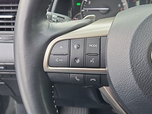 Used 2022 Lexus RX 350L Premium image 18