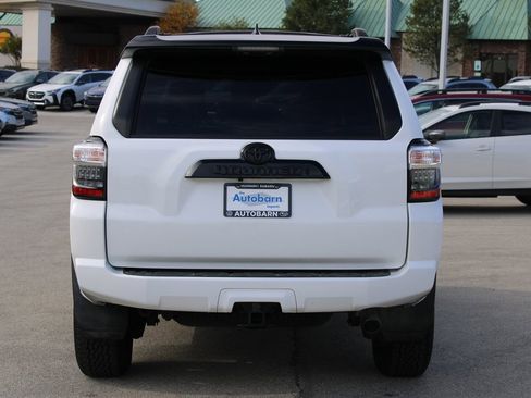 Used 2021 Toyota 4Runner Venture image 6