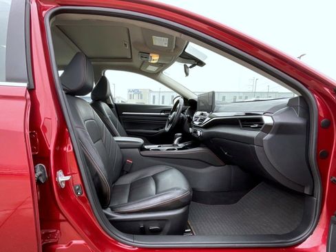 Used 2023 Nissan Altima 2.5 SR w/ SR Premium Package AWD/4WD image 16