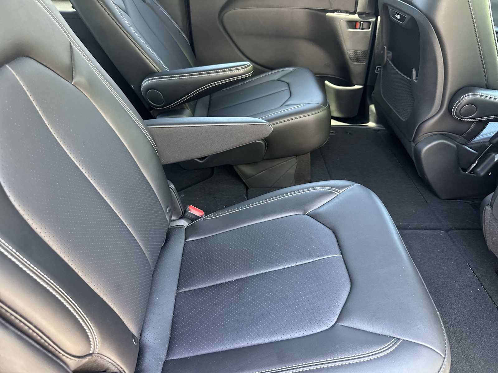 New 2026 Chrysler Pacifica Select FWD image 15