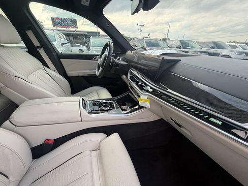 Used 2025 BMW X5 M60i AWD/4WD image 25