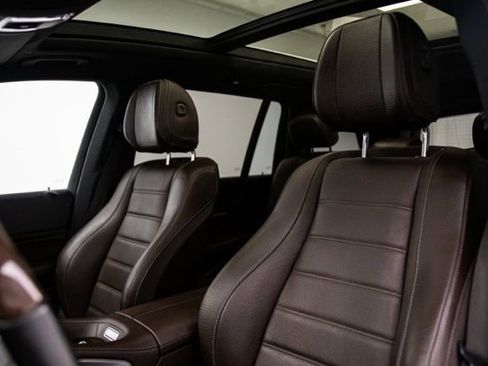 Used 2022 Mercedes-Benz GLS 450 4MATIC image 11