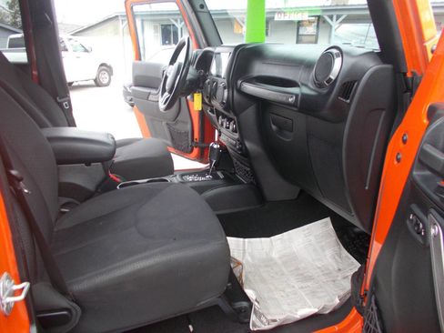 Used 2015 Jeep Wrangler Unlimited Sport w/ Quick Order Package 24S image 9