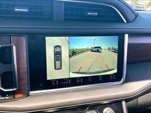 Used 2023 GMC Yukon Denali Ultimate AWD/4WD image 21