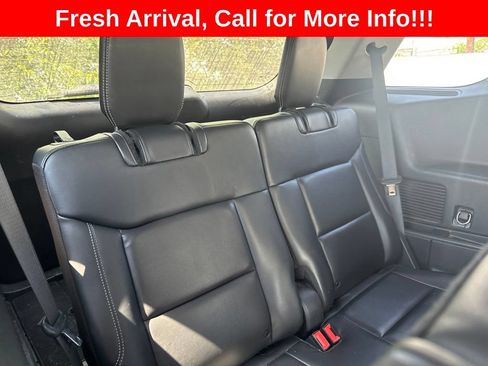 Used 2022 Ford Explorer XLT w/ Equipment Group 202A AWD/4WD image 37