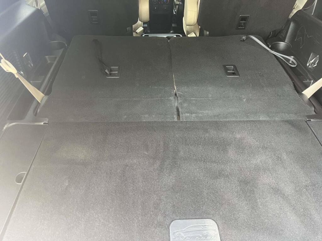 Used 2020 Ford Explorer XLT w/ Equipment Group 202A AWD/4WD image 19