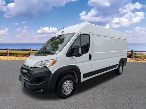 Used 2025 RAM ProMaster 2500 w/ Convenience Group FWD image 4