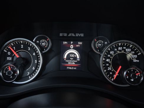 Used 2024 RAM 2500 Big Horn w/ Bed Utility Group image 27