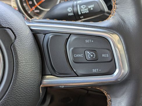 Used 2022 Jeep Gladiator Overland AWD/4WD image 31