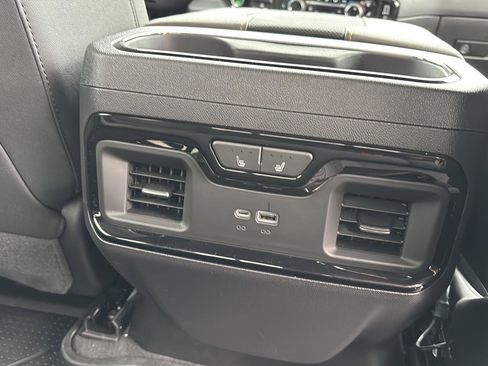 Used 2024 Chevrolet Silverado 1500 ZR2 w/ Technology Package image 21