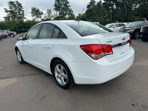 Used 2016 Chevrolet Cruze LT FWD image 3
