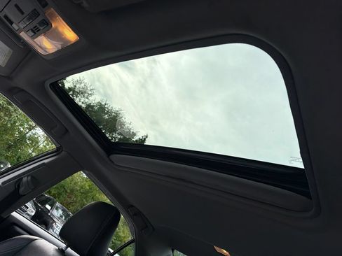 Used 2016 Toyota Camry XLE w/ Moonroof Package FWD image 31