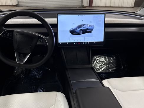 Used 2025 Tesla Model 3 Long Range image 16