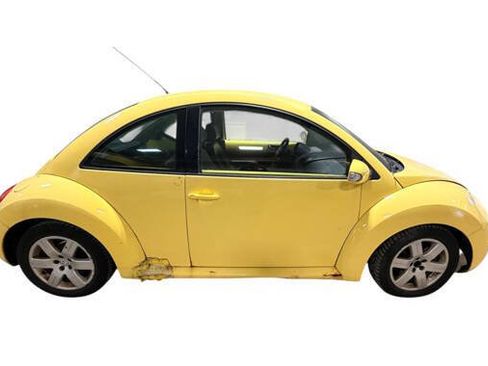 Used 2007 Volkswagen Beetle Coupe FWD image 7
