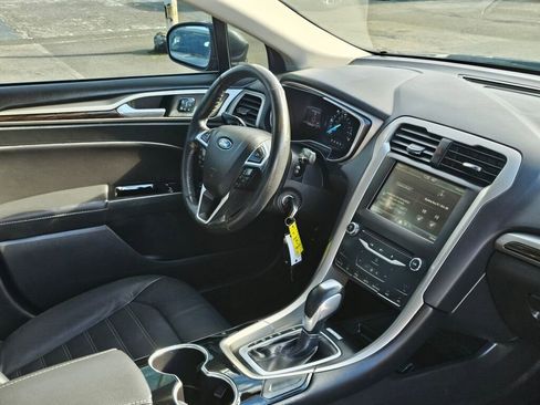 Used 2015 Ford Fusion SE w/ Equipment Group 502A image 10