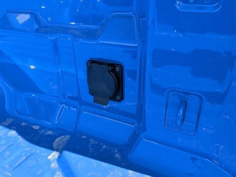 New 2026 GMC Canyon Elevation w/ Convenience Package image 40