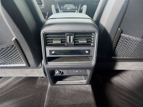 Used 2024 Porsche Cayenne Turbo GT AWD/4WD image 23