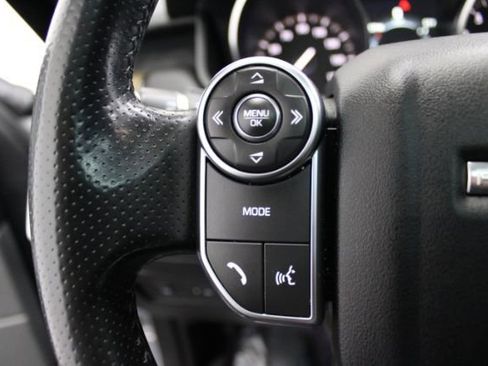 Used 2016 Land Rover Range Rover Sport SE image 18