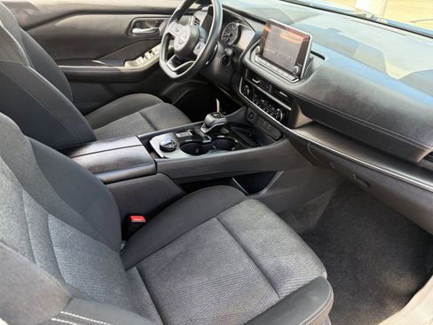 Used 2024 Nissan Rogue SV image 13