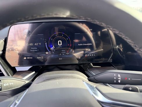 New 2026 Chevrolet Suburban Premier image 17