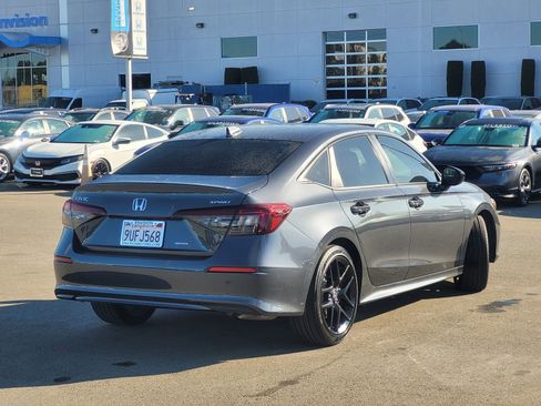 Used 2025 Honda Civic Sport image 5