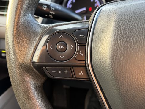 Used 2020 Toyota Camry LE image 13