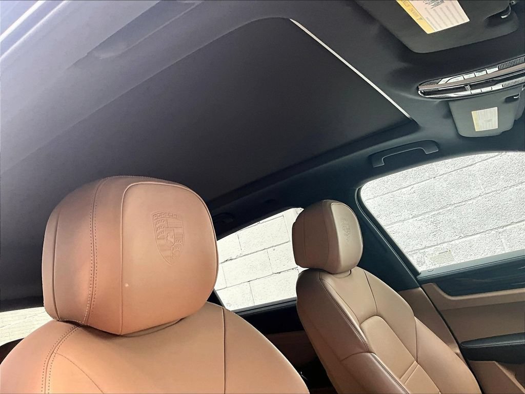 Certified 2023 Porsche Cayenne AWD/4WD image 27