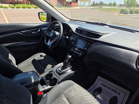 Used 2018 Nissan Rogue SV AWD/4WD image 32