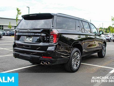 Used 2025 Chevrolet Suburban Z71 AWD/4WD image 6