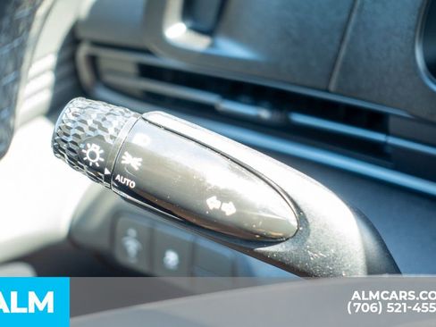 Certified 2025 Hyundai Elantra Sport image 31