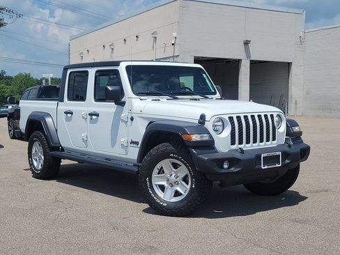 Used 2020 Jeep Gladiator Sport w/ Quick Order Package 24S AWD/4WD image 30