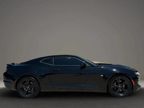 Used 2019 Chevrolet Camaro SS RWD image 4