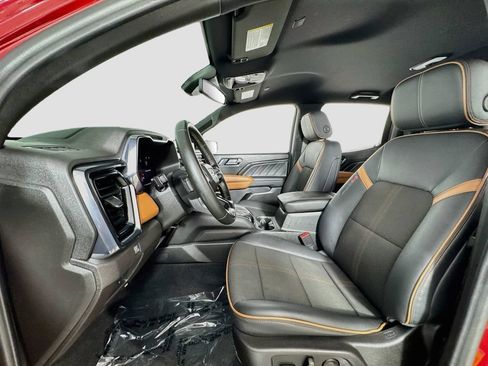 Used 2025 GMC Canyon AT4 w/ Nightfall Edition AWD/4WD image 12