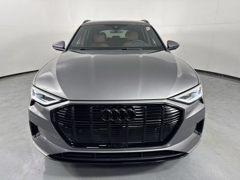 Used 2023 Audi e-tron Premium Plus w/ Premium Plus Package AWD/4WD image 4