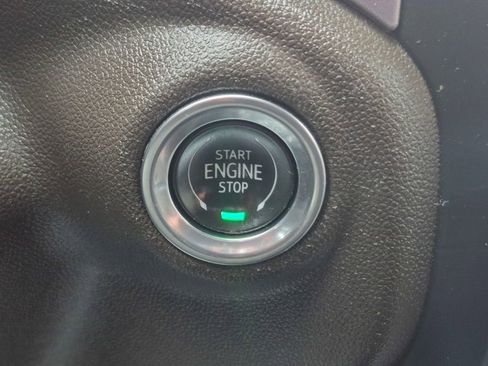 Used 2020 GMC Sierra 1500 SLT image 34