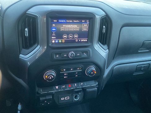 Used 2022 Chevrolet Silverado 2500 Custom w/ Custom Value Package image 12