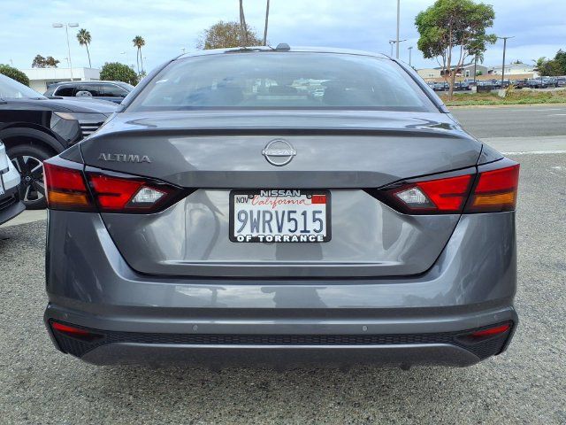 Used 2025 Nissan Altima 2.5 S FWD image 19