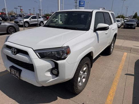 Used 2018 Toyota 4Runner SR5 Premium AWD/4WD image 8