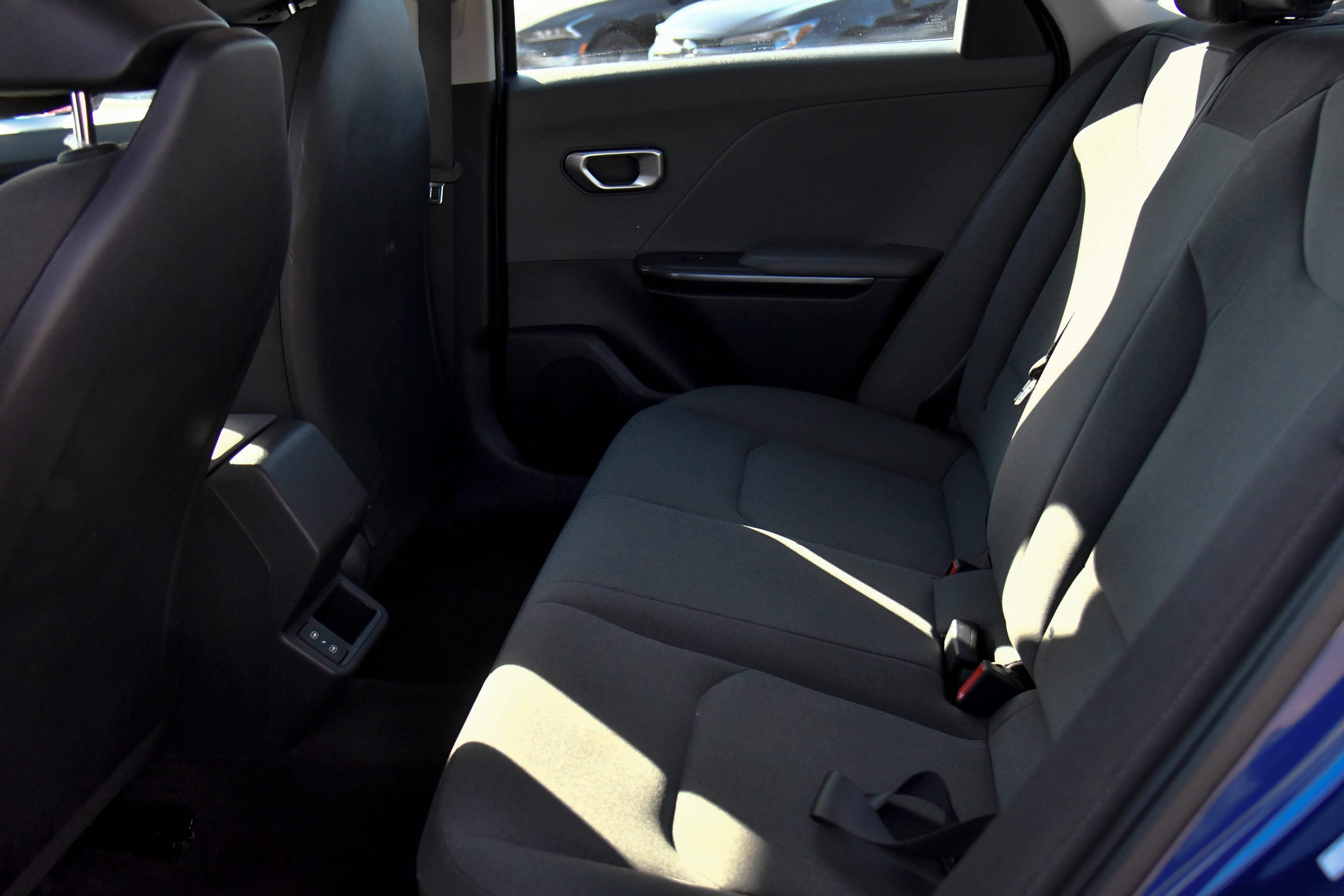Used 2025 Kia K4 FWD image 36