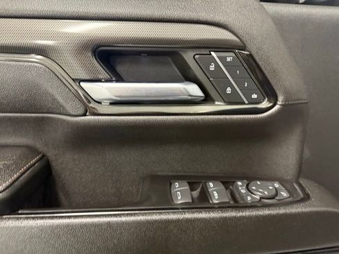 Used 2024 GMC Sierra 2500 AT4 w/ AT4 Preferred Package image 14