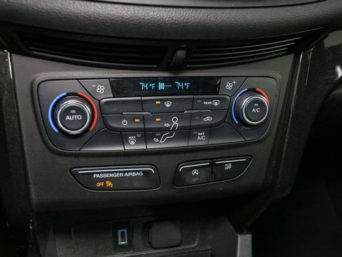 Used 2017 Ford Escape SE w/ Equipment Group 201A image 23