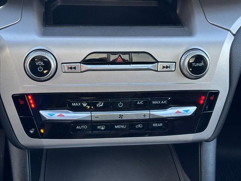 Used 2022 Ford Explorer XLT w/ Equipment Group 202A image 26