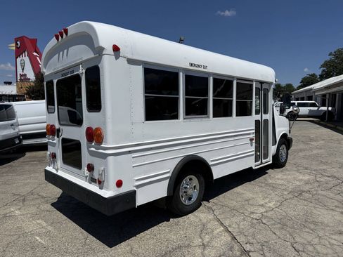 Used 2006 Chevrolet Express 3500 w/ School Bus Package RWD image 3
