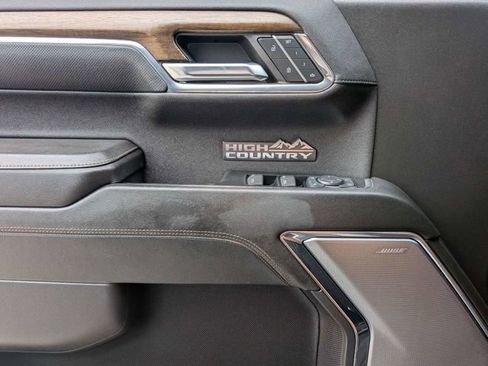 Used 2024 Chevrolet Silverado 1500 High Country w/ Technology Package AWD/4WD image 28
